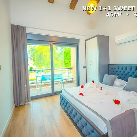 Sweet Aparthotel 4*