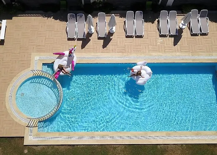 Sweet Aparthotel 4*